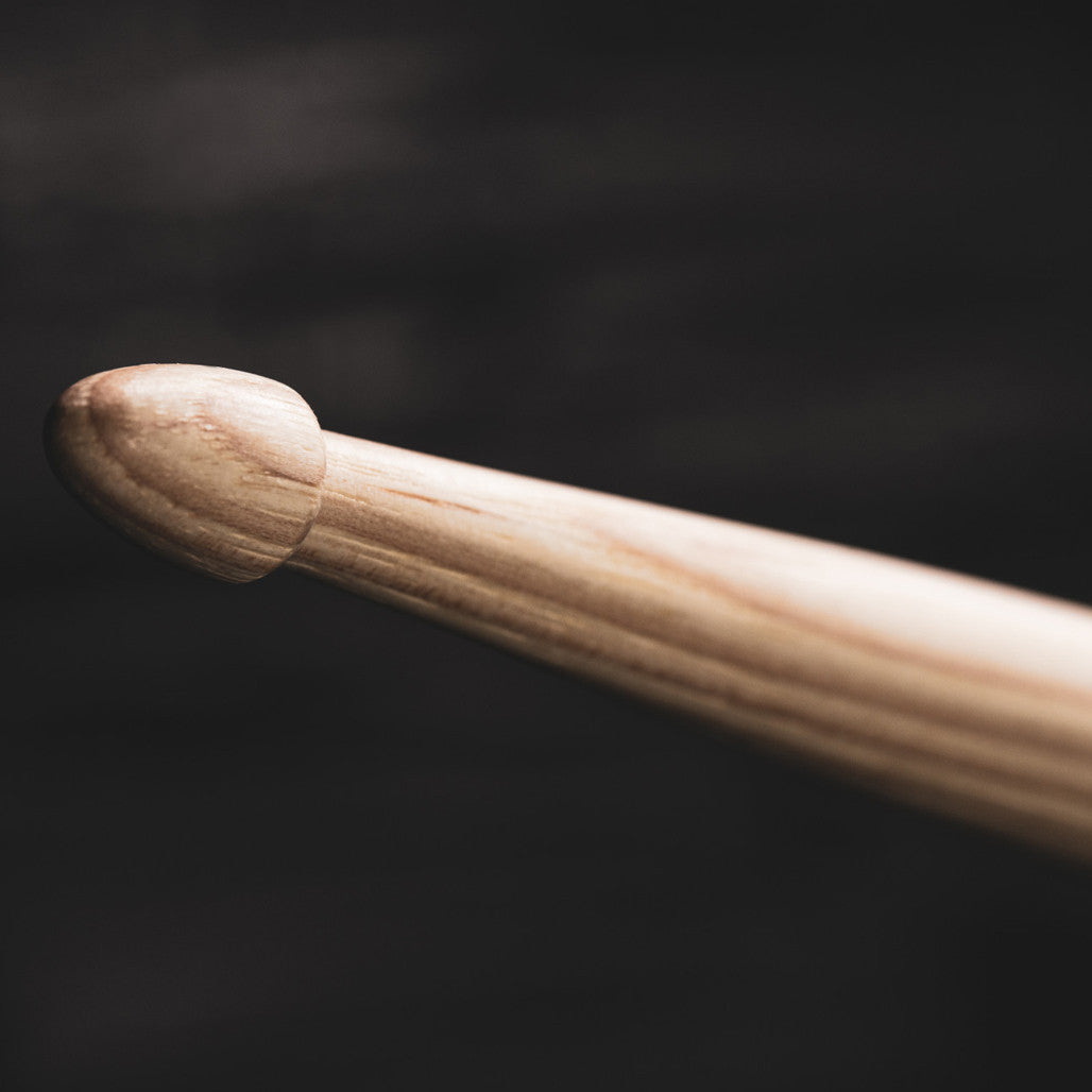 Meinl Heavy 2B American Hickory Drumsticks SB110 close up of drum stick wood tip