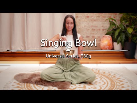 750g bronze singing bowl Universal Series being played to demonstrate its deep, layered overtones and long-lasting, grounding resonance